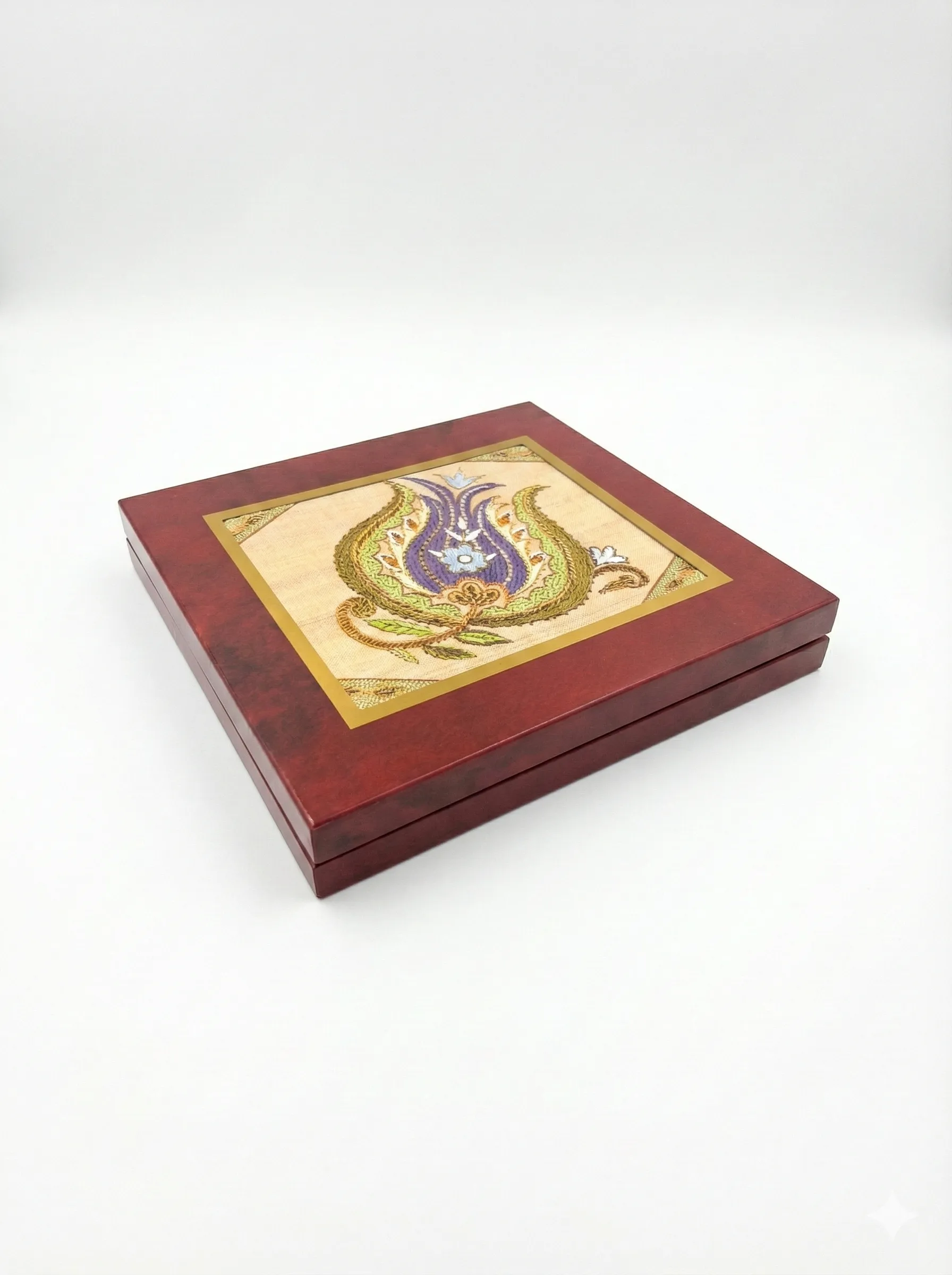 Lale Motifli Çikolata Kutusu Bordo – Bordo Lale Motifli Çikolata Kutusu